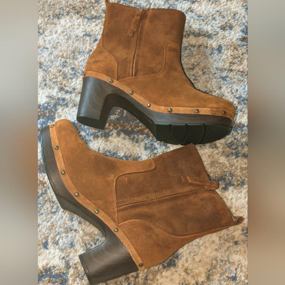 Clark’s Ledella Abby Suede Studded Platform Wood Heel Booties - Picture 4 of 9